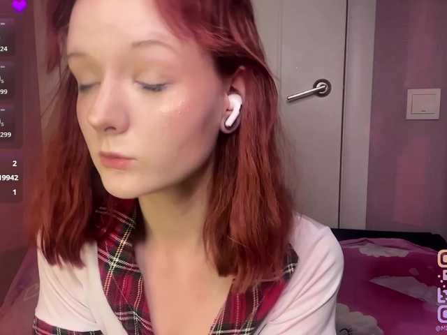 MiraCharming live cam on BongaCams