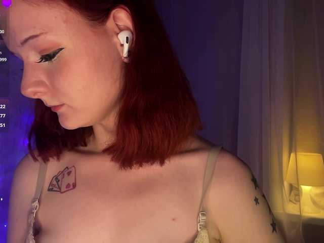 MiraCharming live webcam show