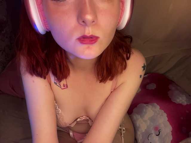 MiraCharming live cam on BongaCams