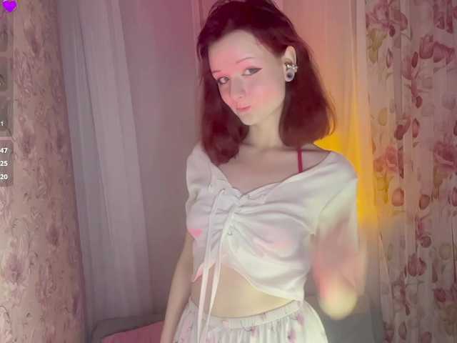 MiraCharming live cam on BongaCams