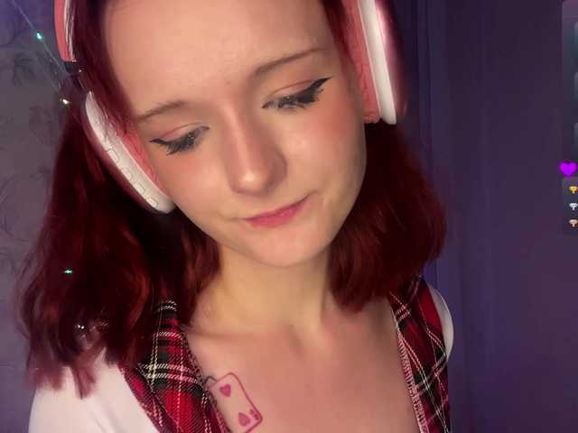 MiraCharming live cam on BongaCams