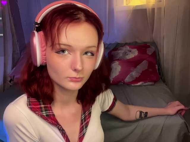 MiraCharming live cam on BongaCams