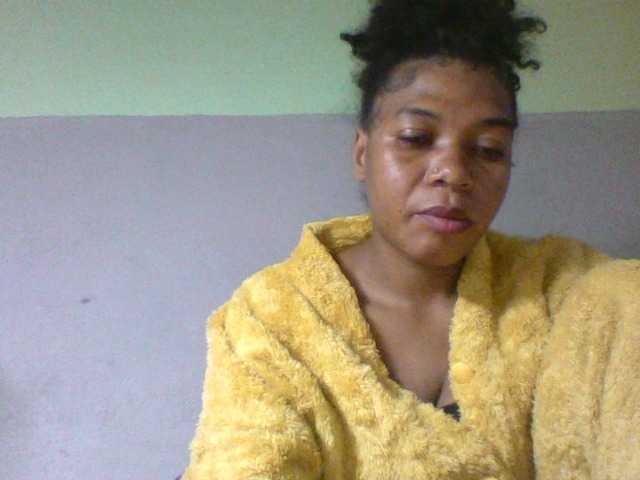 Florecia1 live cam on BongaCams