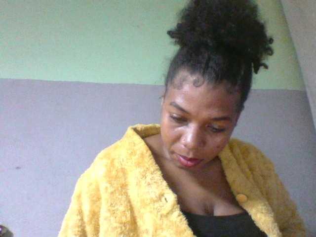 Florecia1 live cam on BongaCams
