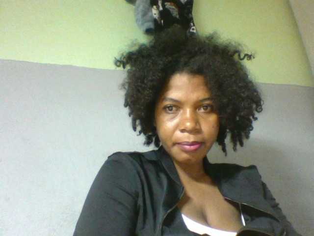 Florecia1 live cam on BongaCams