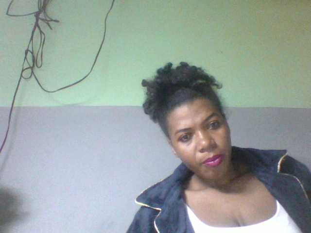 Florecia1 live cam on BongaCams