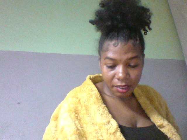 Florecia1 live cam on BongaCams