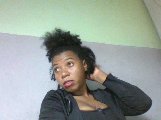 Florecia1 live cam on BongaCams