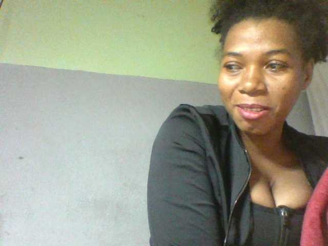 Florecia1 live cam on BongaCams