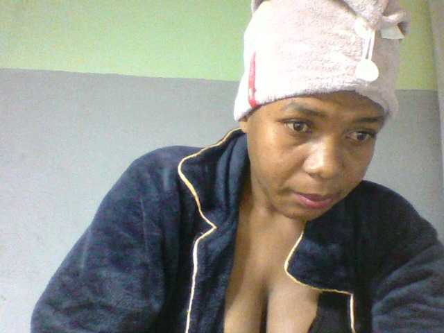 Florecia1 live cam on BongaCams