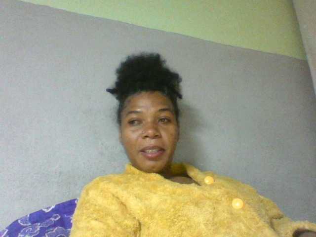 Florecia1 live cam on BongaCams