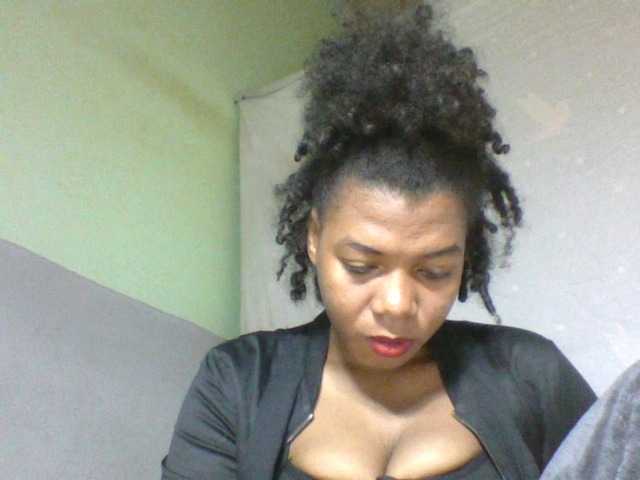 Florecia1 live cam on BongaCams