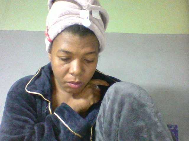 Florecia1 live cam on BongaCams