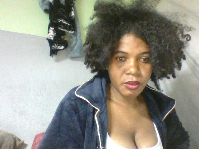Florecia1 live cam on BongaCams