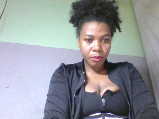 Florecia1 live cam on BongaCams