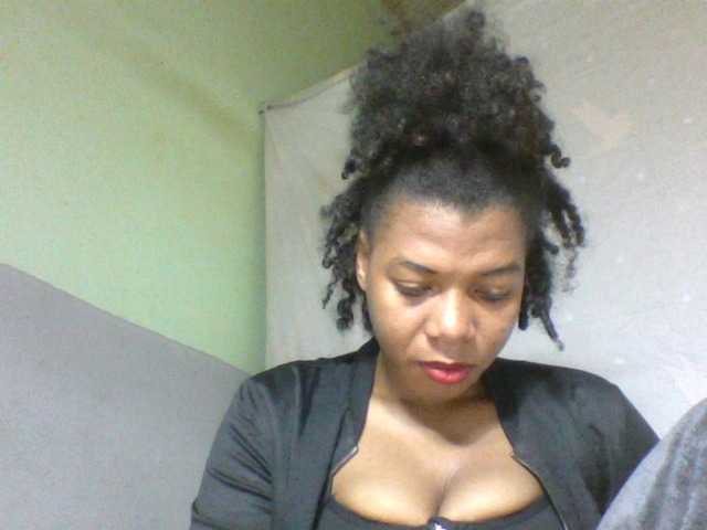 Florecia1 live cam on BongaCams