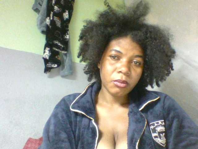 Florecia1 live cam on BongaCams