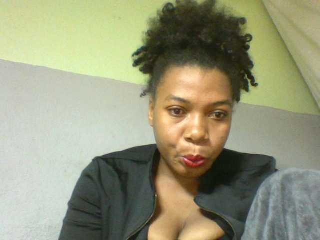 Florecia1 live cam on BongaCams