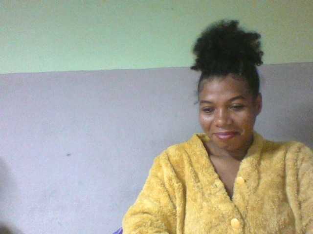 Florecia1 live cam on BongaCams