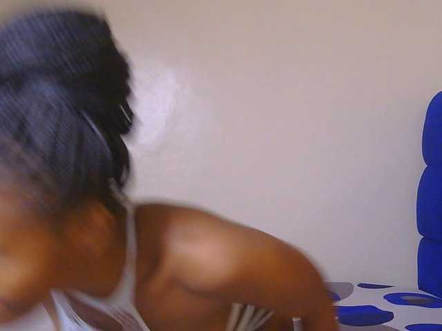 CocoKiss02 live cam on BongaCams