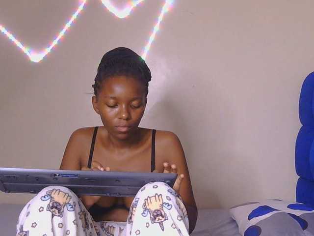 CocoKiss02 live cam on BongaCams
