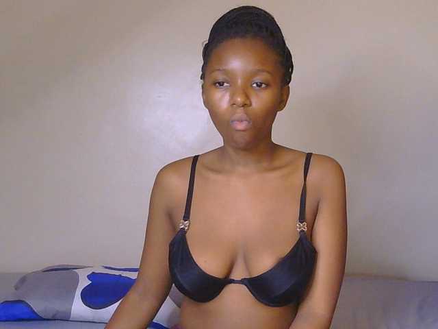 CocoKiss02 live cam on BongaCams