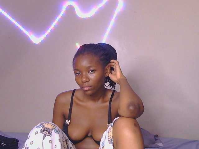 CocoKiss02 live cam on BongaCams