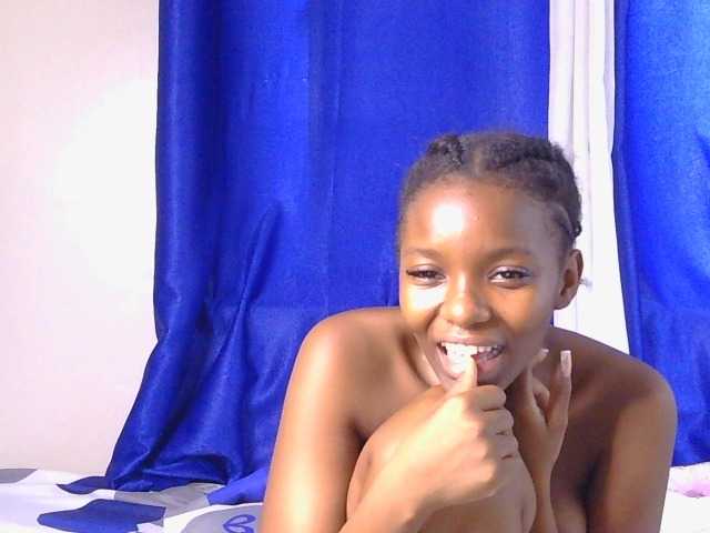 CocoKiss02 live webcam show