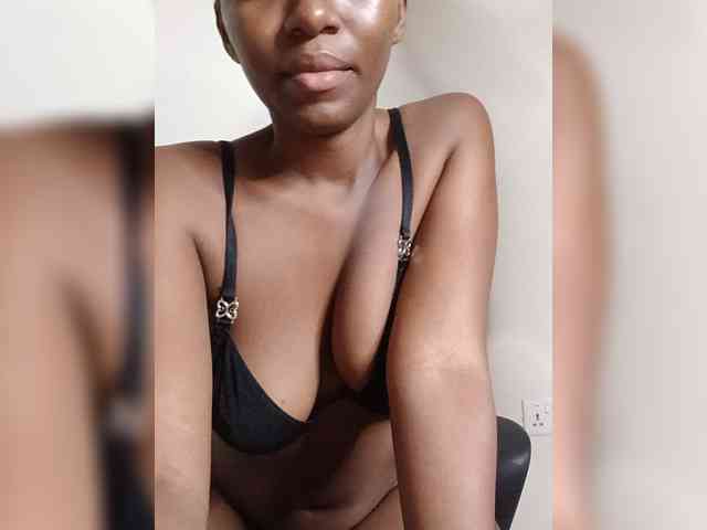 CocoKiss02 webcam