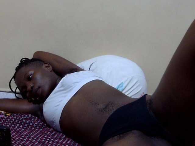 babyellah, en directo ahora en BongaCams