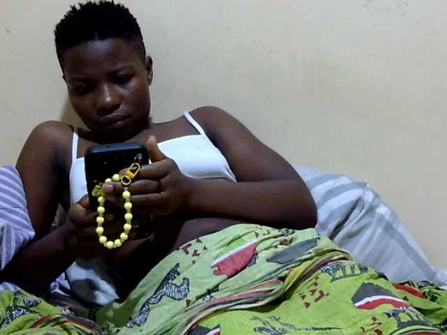 babyellah live webcam show