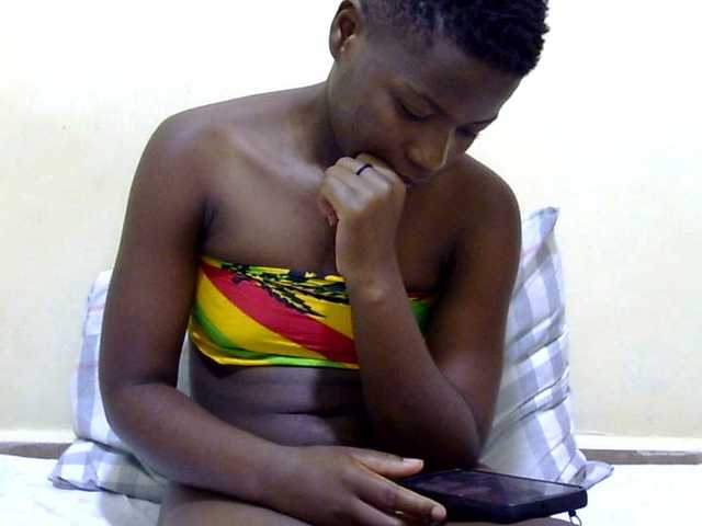babyellah live webcam show
