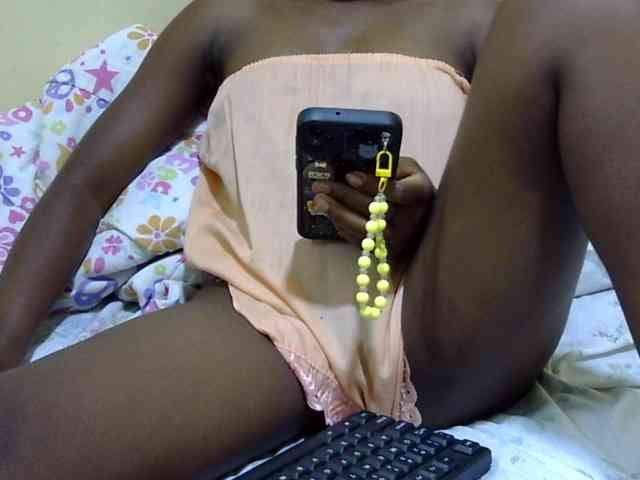babyellah webcam