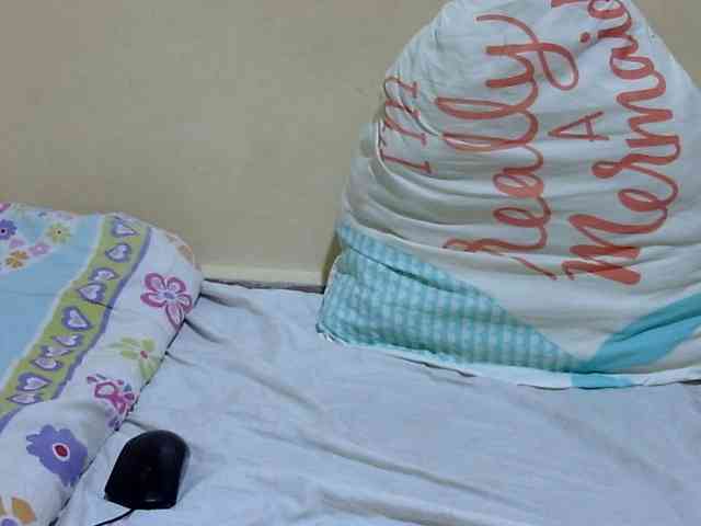 babyellah webcam
