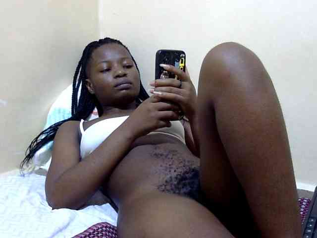 babyellah Live Webcam on BongaCams