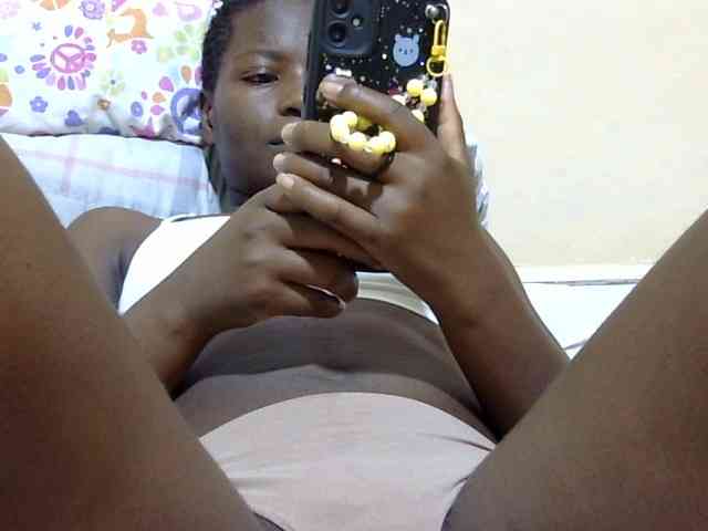 babyellah webcam