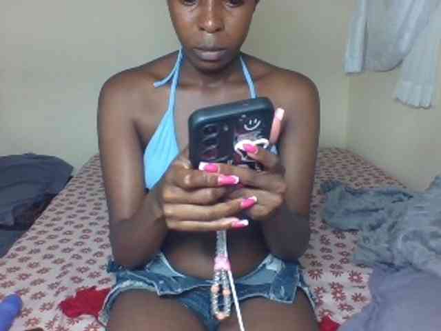 Model: Cocoloveee