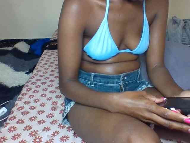 Cocoloveee webcam