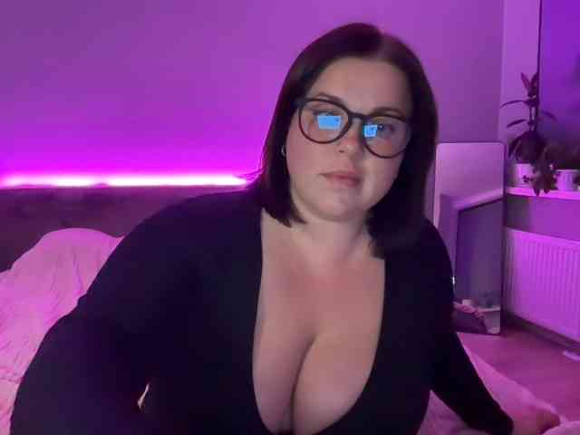Alesyaa webcam
