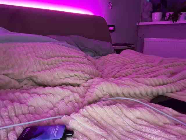 Alesyaa webcam
