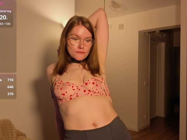 Jennyviva live cam on BongaCams