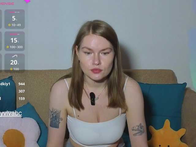 Jennyviva live cam on BongaCams