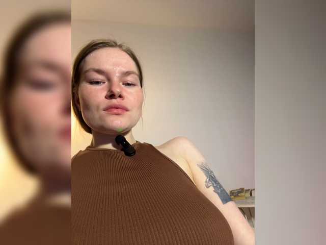 Jennyviva — live female cam