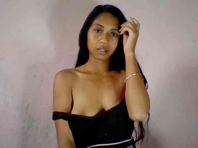 Sexyjolie586 webcam