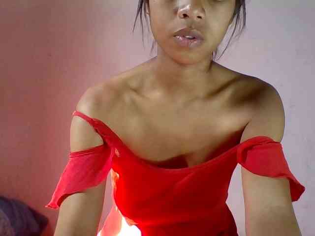 Sexyjolie586 webcam