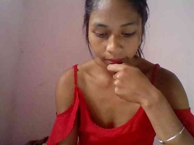 Sexyjolie586 webcam