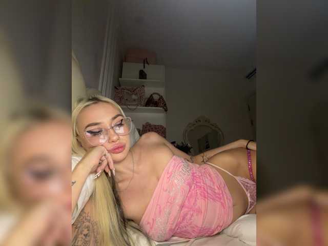 kissix6 live cam on BongaCams