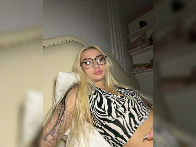 kissix6 live cam on BongaCams