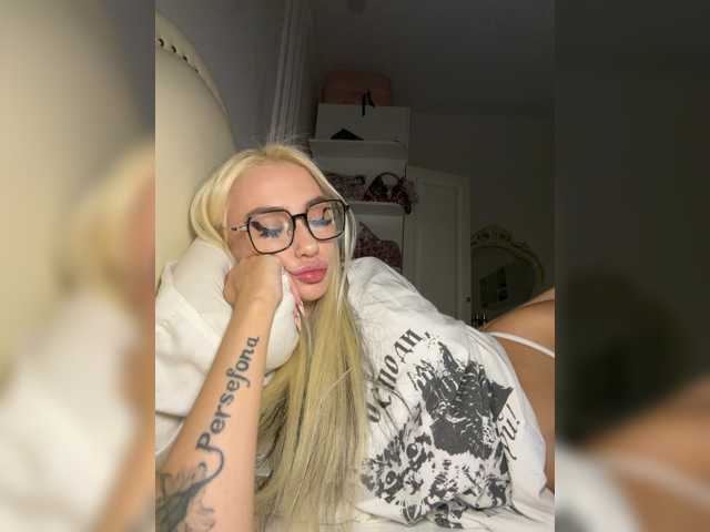 kissix6 live cam on BongaCams