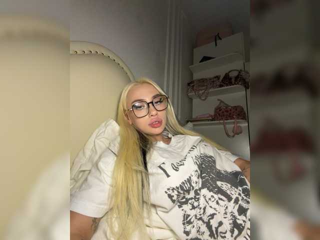 kissix6 live cam on BongaCams